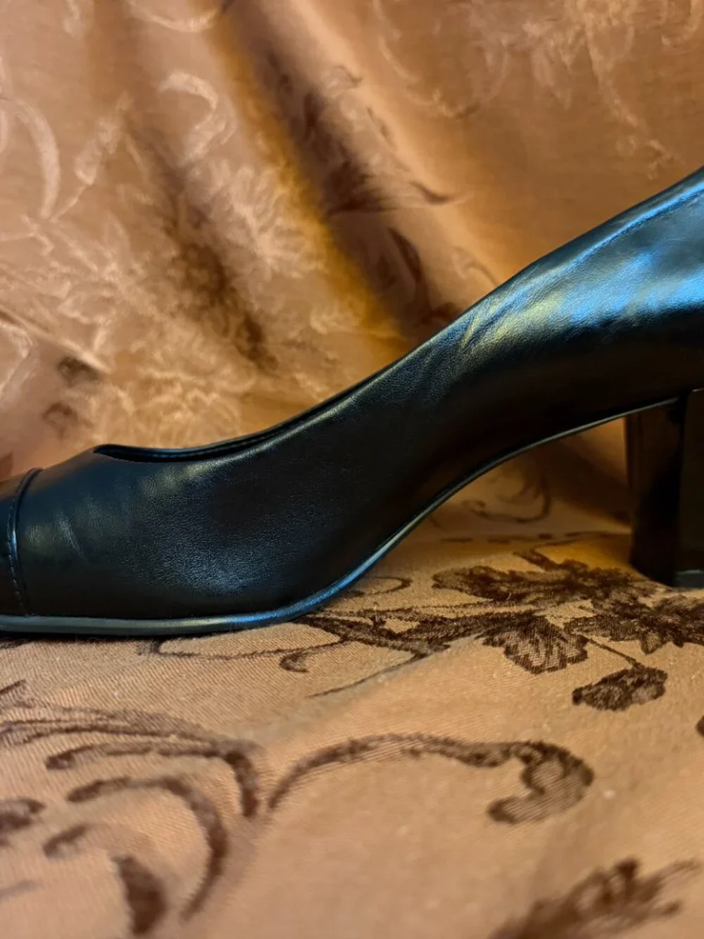 Vintage Etienne Aigner Black Veni Leather Pumps Sz 8